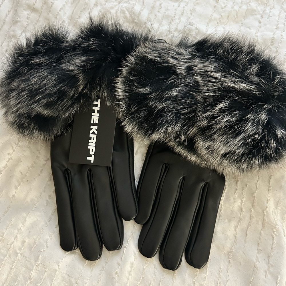 The Kript Black and Gray Fur Trim Gloves
